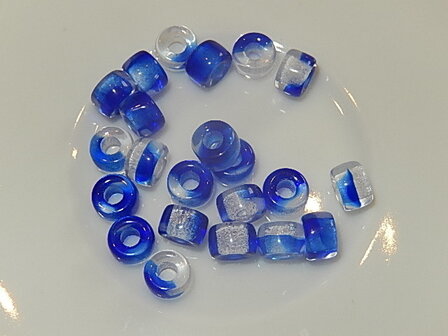 T9106 Tsjechische glaskraal ponybead blauw/glas 4x6 mm gatgrootte 2 mm