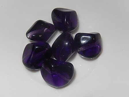 B6102 Glaskraal purper ovaal nugget 15x13x12 mm