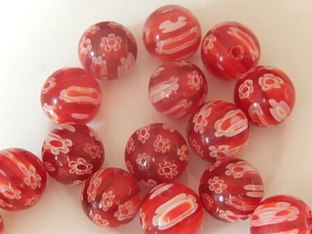 B2422 Glaskraal rood millefiori rond 10 mm